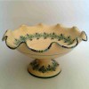 Alzata con piede in maiolica